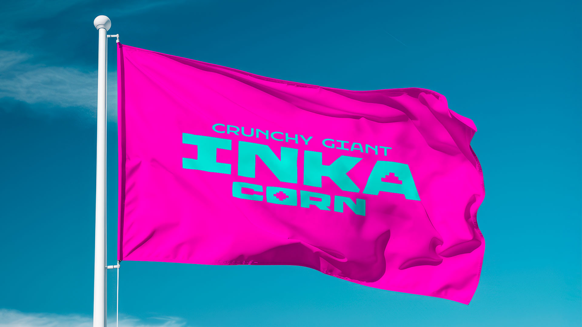 Aplicación del nuevo logo de Inka Corn a una bandera.