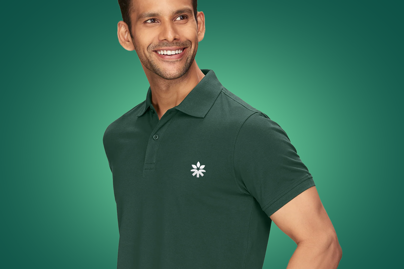 Diseño de uniformes del personal de ReverdecerSur con la nueva identidad visual.